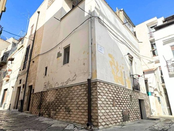 casa indipendente in vendita ad Altamura in zona Centro Storico