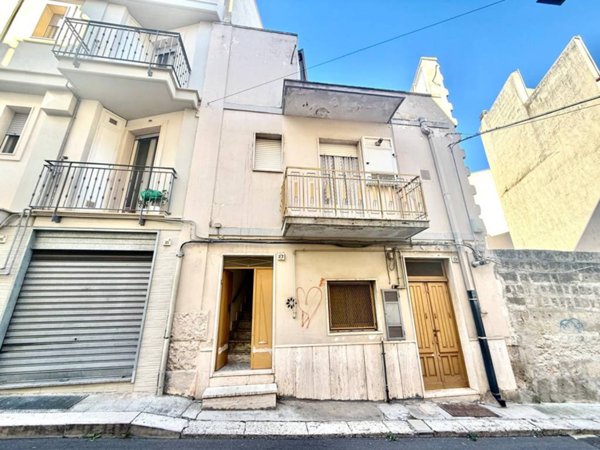 casa indipendente in vendita ad Altamura