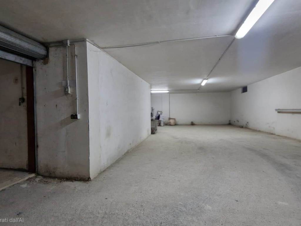 locale commerciale in vendita ad Altamura