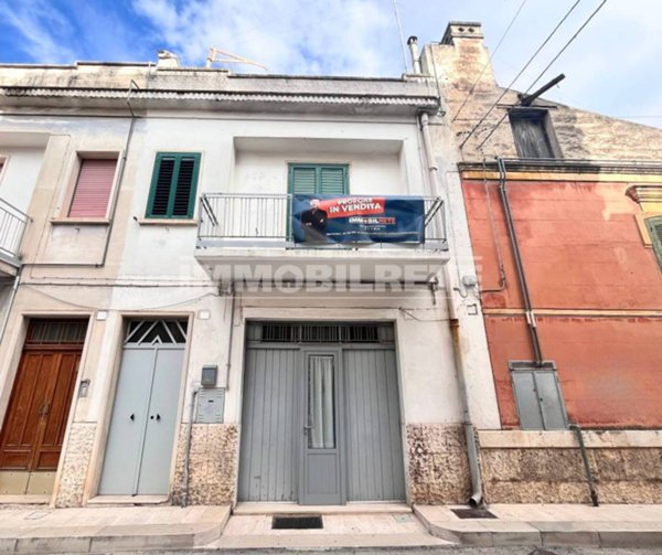 casa indipendente in vendita ad Altamura in zona Centro Storico