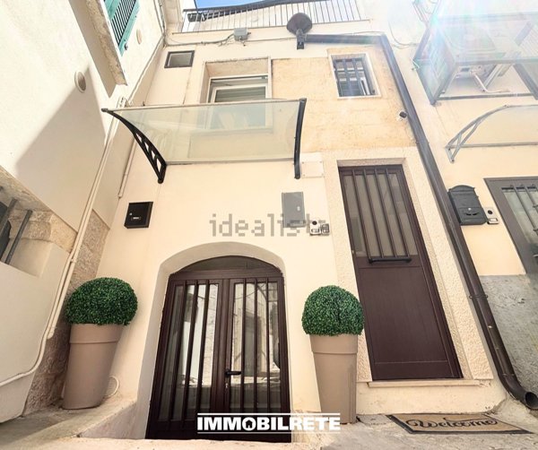 casa indipendente in vendita ad Altamura in zona Centro Storico