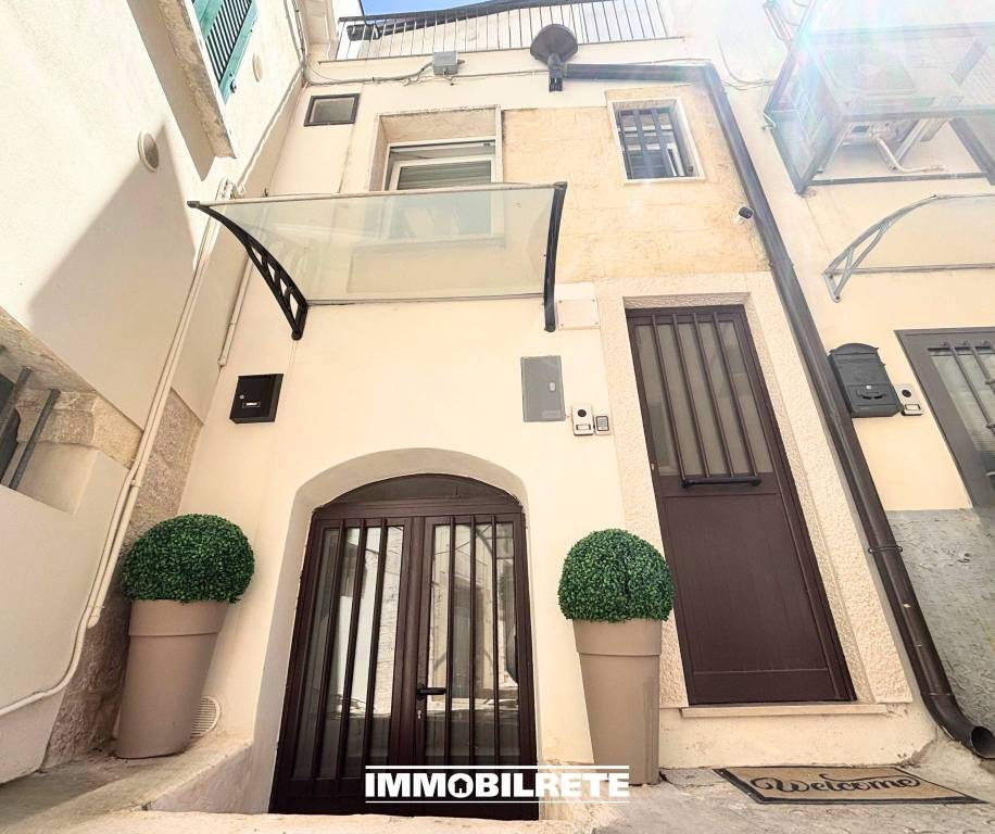 casa indipendente in vendita ad Altamura in zona Centro Storico