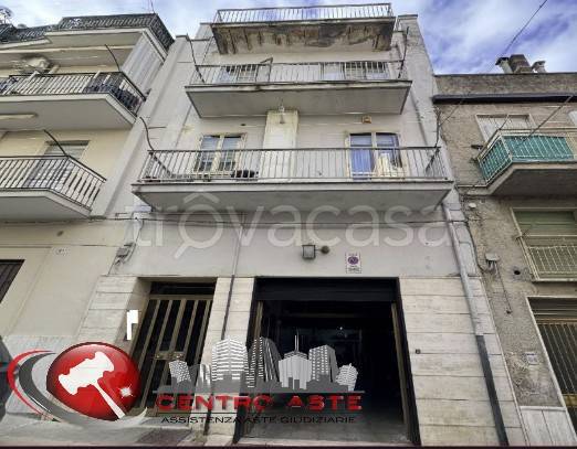 locale commerciale in vendita ad Altamura