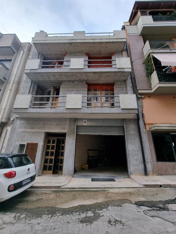 casa indipendente in vendita ad Altamura