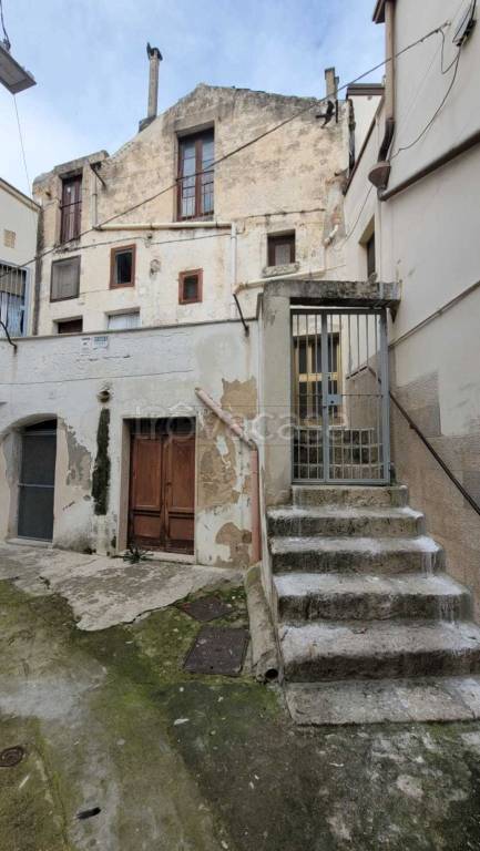 casa indipendente in vendita ad Altamura in zona Centro Storico