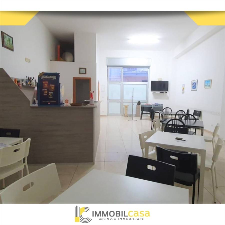 locale commerciale in vendita ad Altamura
