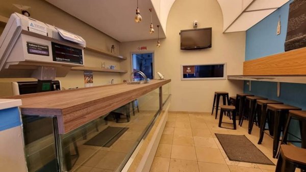 locale commerciale in vendita ad Altamura