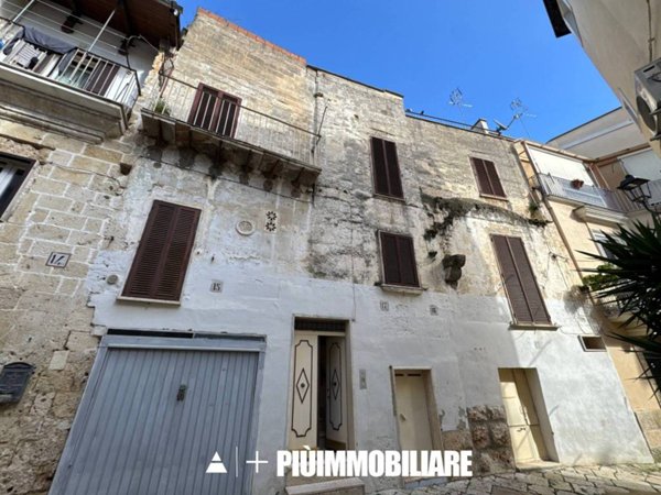 casa indipendente in vendita ad Altamura in zona Centro Storico