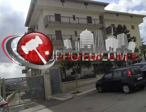 locale commerciale in vendita ad Altamura