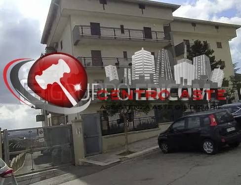 locale commerciale in vendita ad Altamura