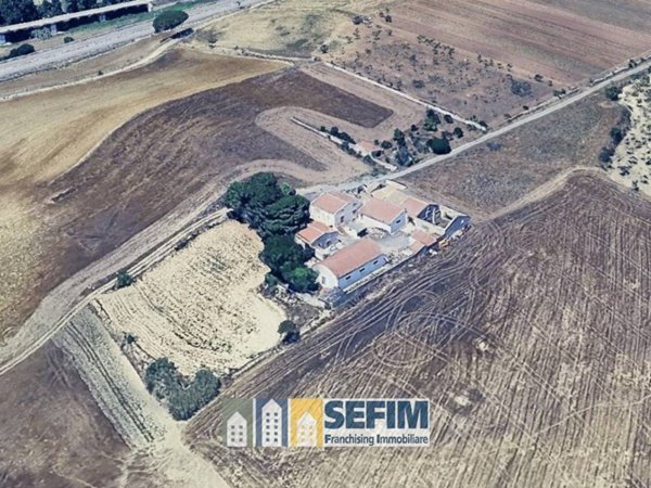 locale commerciale in vendita ad Altamura