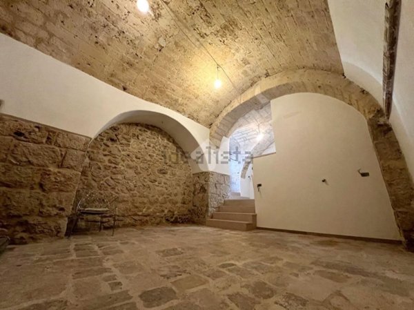 casa indipendente in vendita ad Altamura in zona Centro Storico