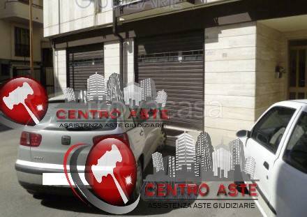 locale commerciale in vendita ad Altamura