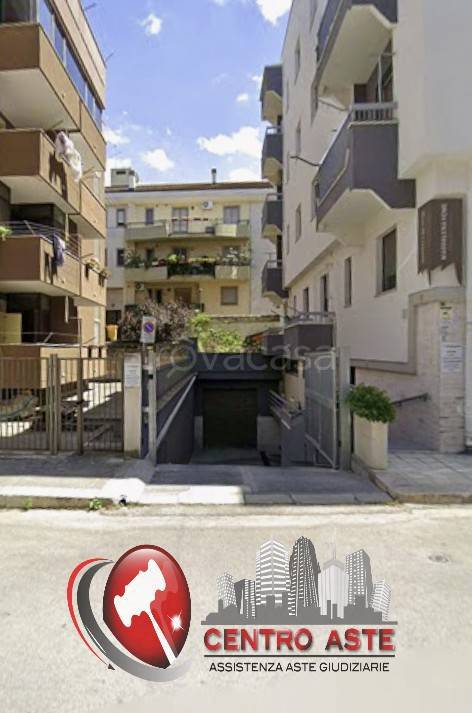 locale commerciale in vendita ad Altamura