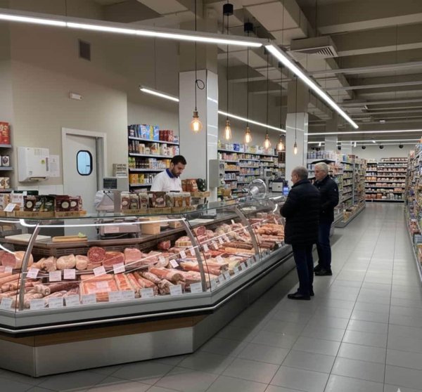 negozio in vendita ad Altamura in zona Stazione Ferroviaria