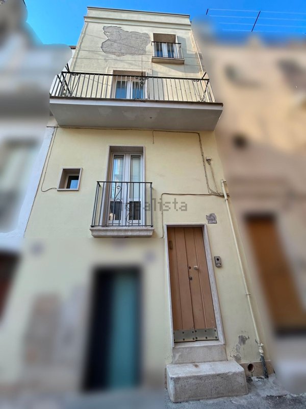 casa indipendente in vendita ad Altamura in zona Centro Storico