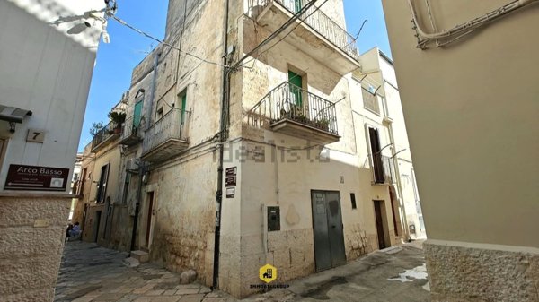 casa indipendente in vendita ad Altamura in zona Centro Storico