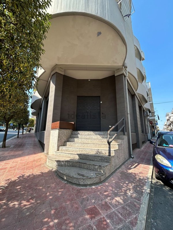 locale commerciale in vendita ad Altamura