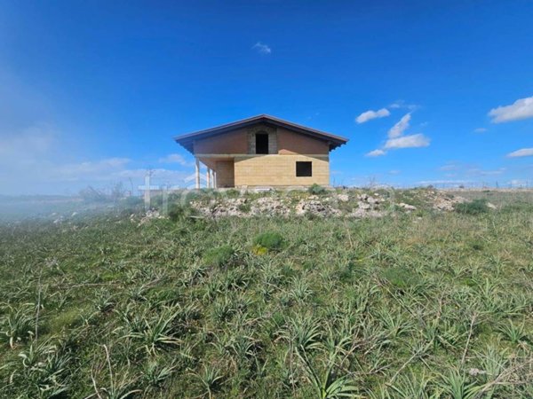 casa indipendente in vendita ad Altamura