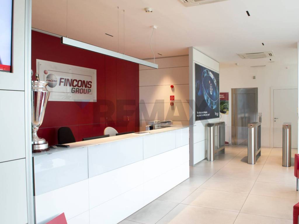 ufficio in vendita a Bari in zona Poggiofranco