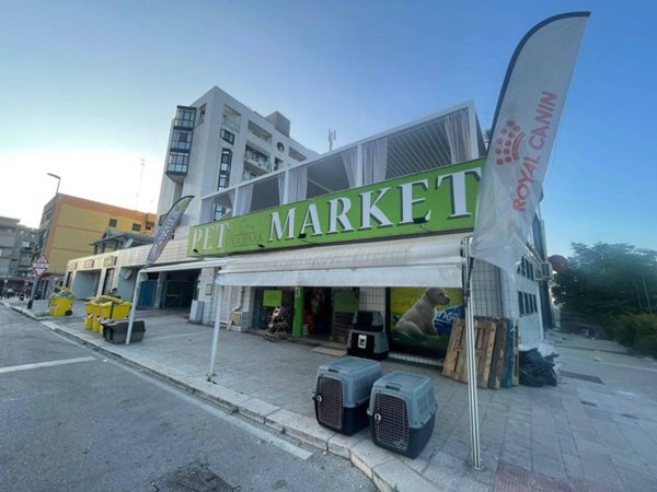 locale commerciale in vendita a Bari in zona San Girolamo
