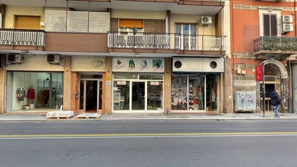 locale commerciale in vendita a Bari in zona Libertà