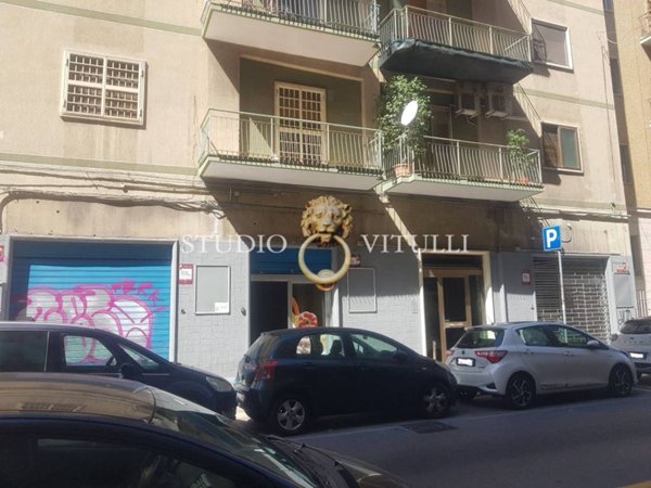 negozio in vendita a Bari in zona Carrassi