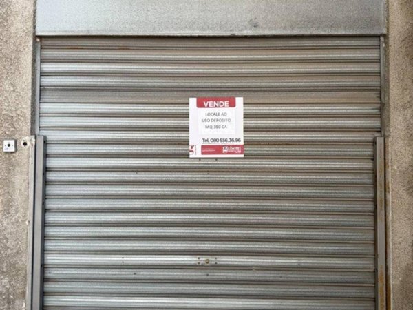 locale commerciale in vendita a Bari