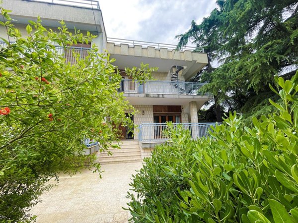 casa indipendente in vendita a Bari in zona Poggiofranco