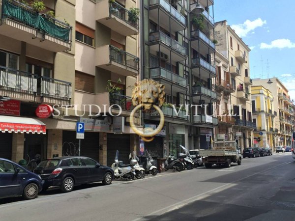 negozio in vendita a Bari in zona Murat