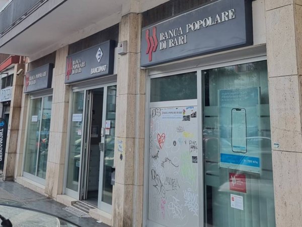 negozio in vendita a Bari in zona San Pasquale