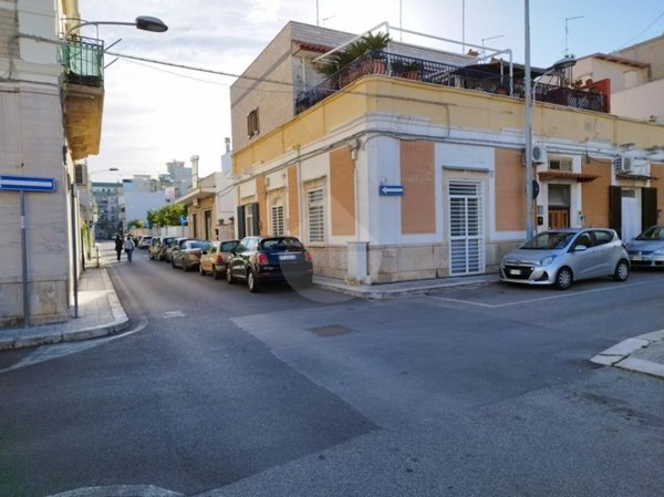 casa indipendente in vendita a Bari in zona Murat