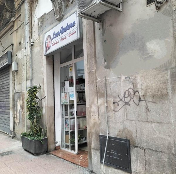 negozio in vendita a Bari in zona Madonnella