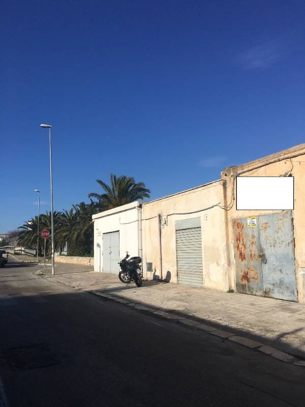 locale di sgombero in vendita a Bari in zona Poggiofranco