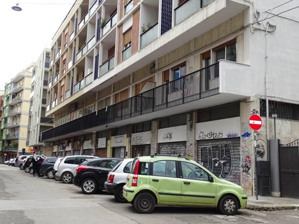 locale commerciale in vendita a Bari in zona Carrassi