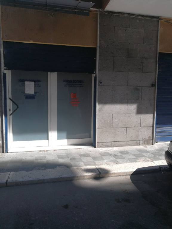 ufficio in vendita a Bari in zona Carrassi
