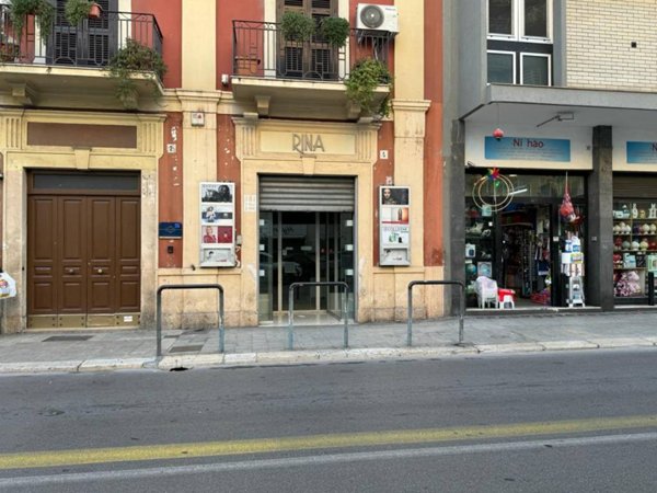 negozio in vendita a Bari in zona Libertà