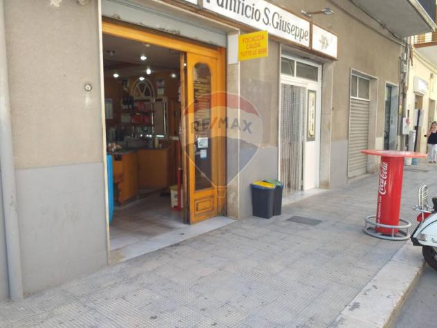 locale commerciale in vendita a Bari in zona Madonnella