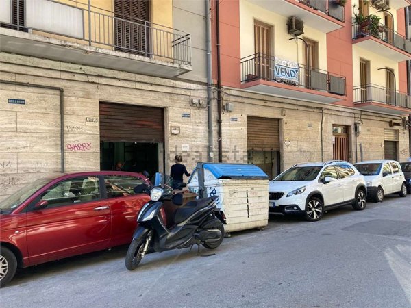 locale commerciale in vendita a Bari in zona San Pasquale