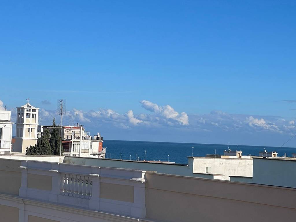 casa indipendente in vendita a Bari in zona Torre a Mare