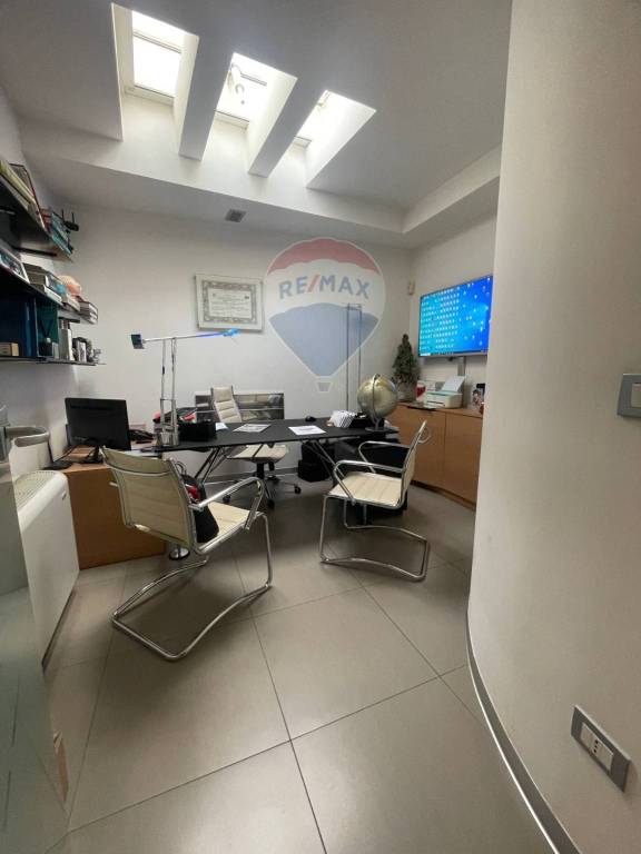 ufficio in vendita a Bari in zona Carbonara