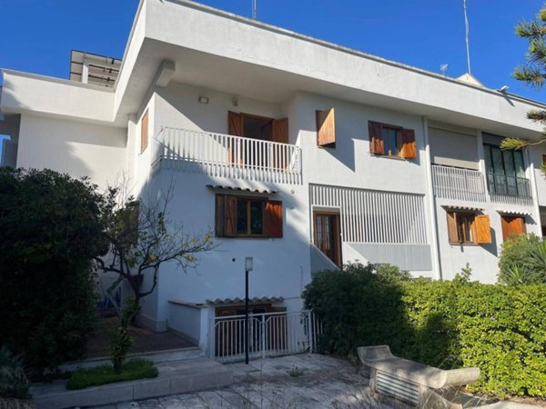 casa indipendente in vendita a Bari in zona Carbonara