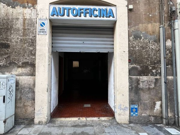 locale commerciale in vendita a Bari in zona Libertà