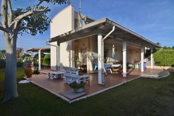 casa indipendente in vendita a Bari in zona Torre a Mare