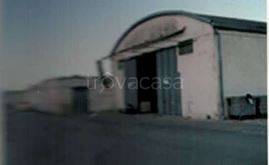 capannone in vendita a Bari in zona Stanic