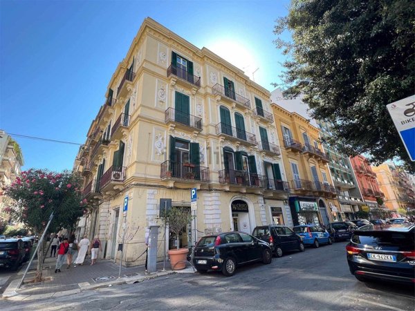 locale commerciale in vendita a Bari in zona Libertà