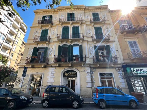 negozio in vendita a Bari in zona Murat