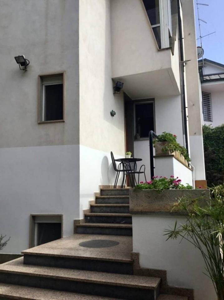 casa indipendente in vendita a Bari in zona Japigia