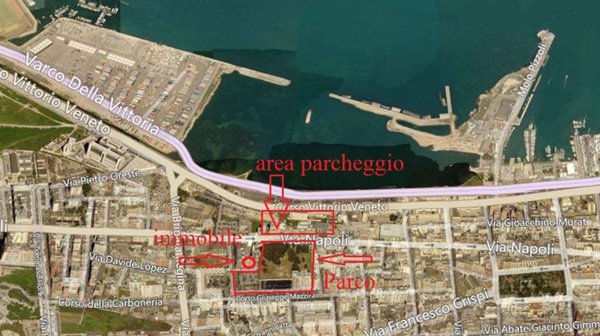 locale commerciale in vendita a Bari in zona Libertà