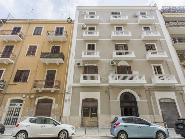 negozio in vendita a Bari in zona Libertà